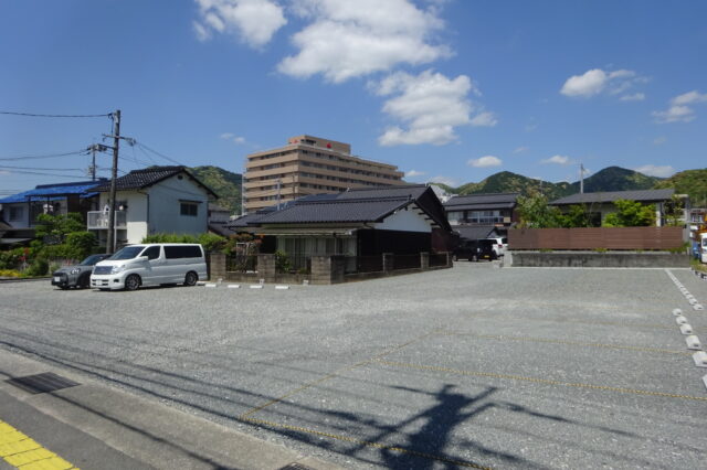 日赤口駐車場